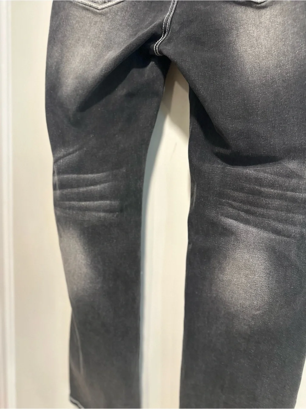 Flamingals black distressed Y2K style jeans Sz:2XL Straight Leg white stitching.